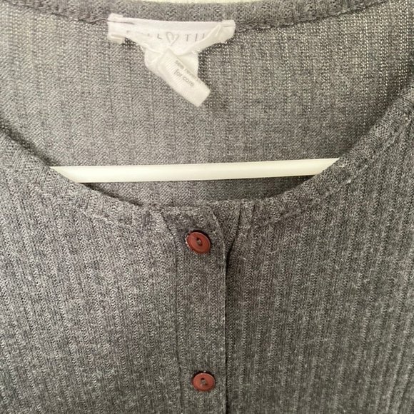 Full Tilt-Grey Cropped Button Up Sweater Size:XS - Picture 3 of 4